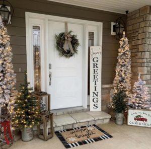 come decorare la porta d'ingresso per natale