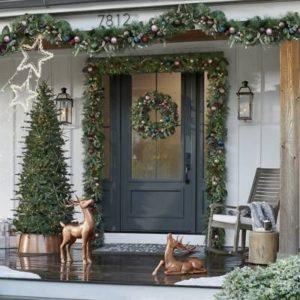 come decorare la porta d'ingresso per natale