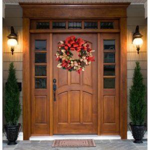 come decorare la porta d'ingresso per natale