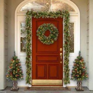 come decorare la porta d'ingresso per natale