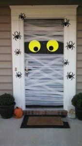 idee originali per decorare la porta ad halloween